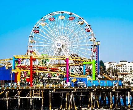 Santa Monica Pier hade på några år förvandlats till ett enda stort tivoli.