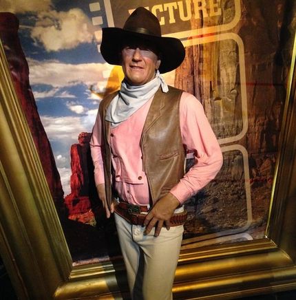 Jag träffade min pojkidol John Wayne på Madame Tussauds.