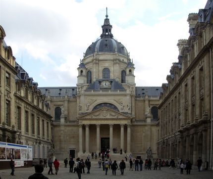 Universitetet, med kapellet Sainte-Ursule de la Sorbonne.