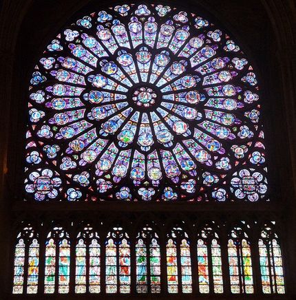 Ett av de många konstverken i Notre-Dame.