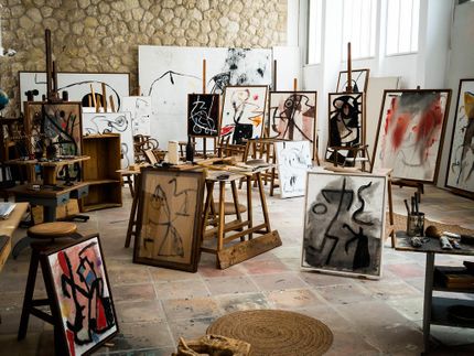 Mirós ateljé i Palma på Mallorca. Han hade mycket på gång samtidigt.