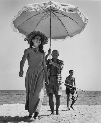 Françoise och Picasso på stranden i Golfe-Juan.
