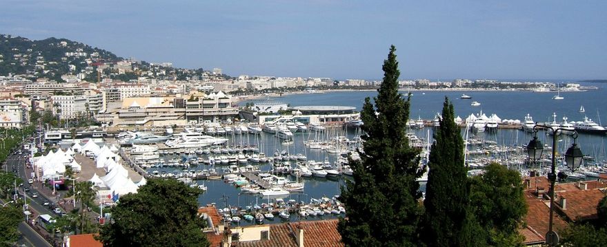 Panorama över Cannes-bukten.