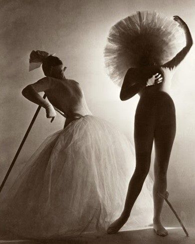 Dalí-Chanel designade kostymer för baletten Bacchanale.