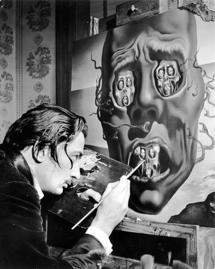 Dali målar Krigets ansikte 1940.