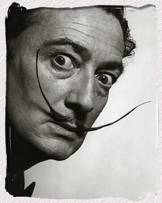 Dalí avreste med något längre mustasch än när han kom till Amerika.