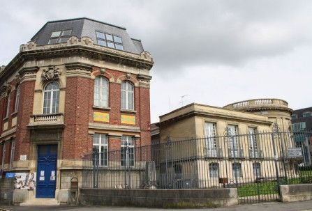 Den kommunala konstskolan i Saint Quentin finns kvar än idag.