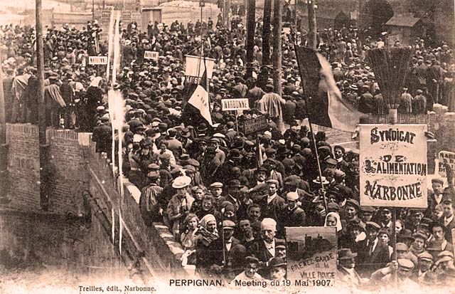 Bortemot 200 000 demonstrarade i Perpignan, maj 1907. Vinodlarrevolutionen resulterade i en lag som klargjorde vad som fick kallas vin, eftersom fusket hade varit så utbrett och rubbat balansen mellan tillgång och efterfrågan. Dessutom slapp godkända vinproducenter beskattning under flera år.