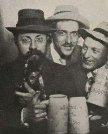Matisse och hans vänner unnar sig en öl på Oktoberfesten.