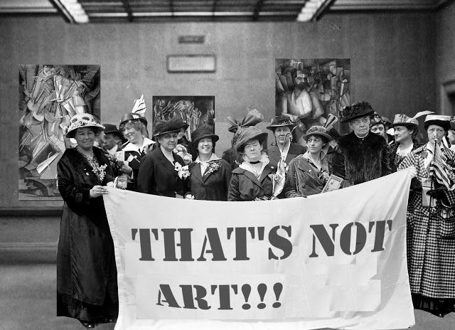 Det är ingen konst! Socitetsdamer i protest. Någon kallade kubistrummet för 