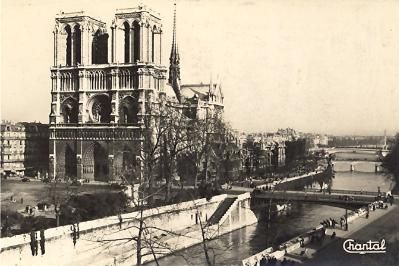 Återigen skulle Matisse få den här utsikten mot Notre-Dame (vykort från ca 1918).