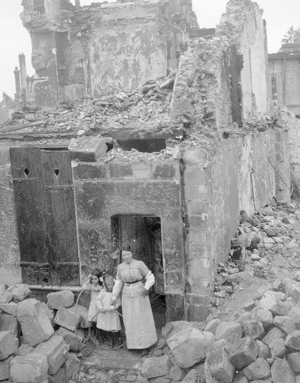 Senis var ett ställe, som tyskarna vid sin reträtt hade bombat, plundrat och bränt ner.