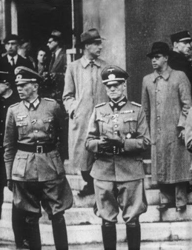 Det fruktade Gestapo uppträdde ofta i civila kläder. Här i form av den samvetslöse 