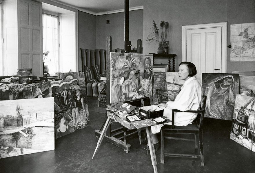 Sigrid Hjertén i ateljen på Katarinavägen 1934.