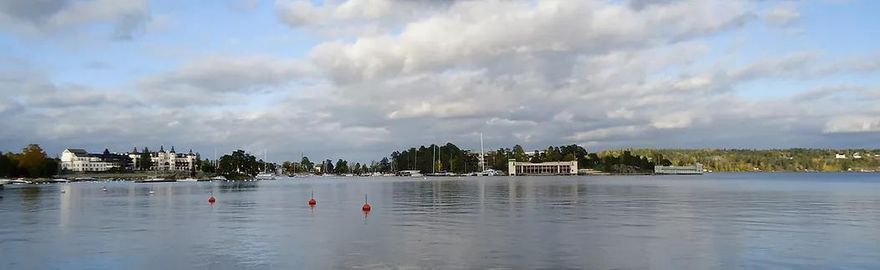 Saltsjöbaden med Baggensfjärden och Hotellviken.