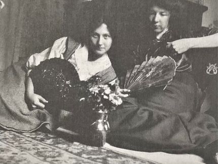Sigrun Stéenhoff och Sigrid Hjertén på Konstindustriella skolan 1908.