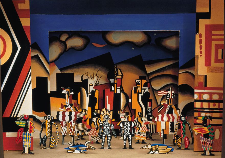 Den i samband med gatufesten nämnde Rolf de Maré var grundare och ledare för Les Ballets Suédois (Den svenska baletten), som hade stora framgångar på sin hemmascen Théâtre des Champs-Elysées i Paris under åren 1920-1925. Scenografin gick ofta i en kubistisk stil med bland andra Fernand Léger och Nils Dardel som upphovsmän.